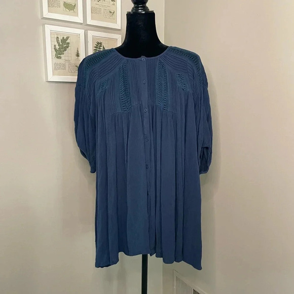 Mono‎ Reno Blue Button Down Tunic Top with Crochet Details - Picture 1 of 9